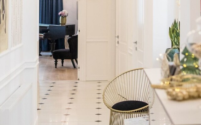 Pierrot & Pierrette Apartments