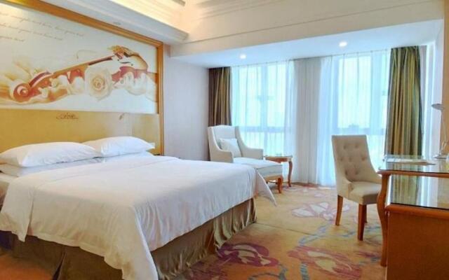 Vienna Hotel Dongguan Shatian Humen Port