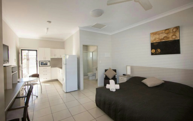 Western Gateway Motel and Apartments – Guest Rooms – Emerald
