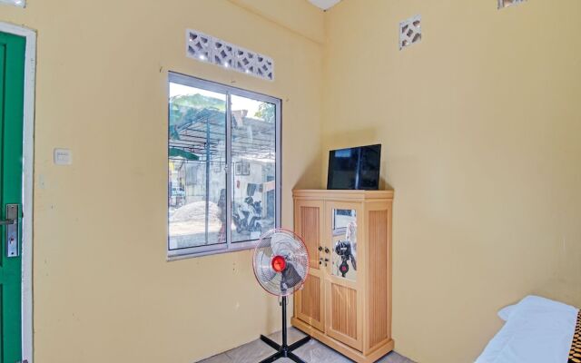 SPOT ON 92914 Meranti HomestayNearJembatan Siak