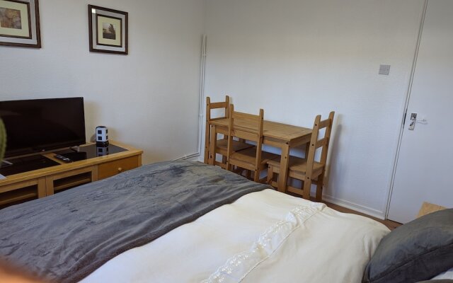 Beautiful Independent Apartment in London, UK