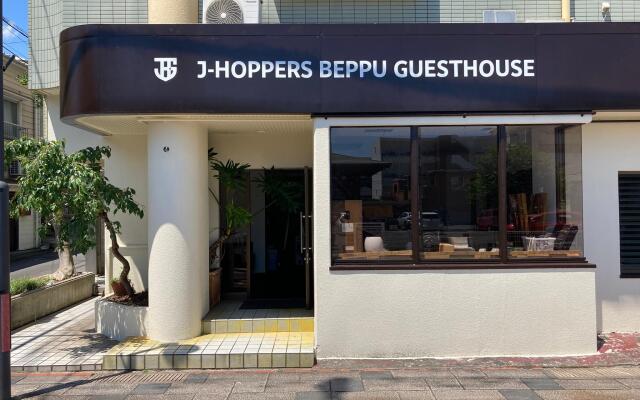 J-Hoppers Beppu Guesthouse