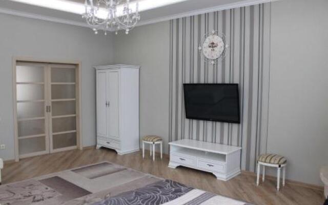 SergeApartHotel