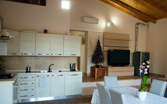 Apartment With 3 Bedrooms in Bosco di Caiazzo, With Wonderful Mountain View, Shared Pool, Enclosed Garden