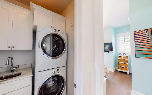 Paradise Beach by AMI Locals