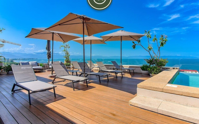 New 1 BR Condo With Amazing Rooftop Pool - Jacuzzi