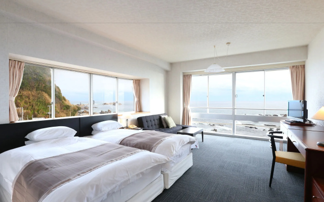 Shiosai Resort Kamogawa – Guest Rooms – Kamogawa