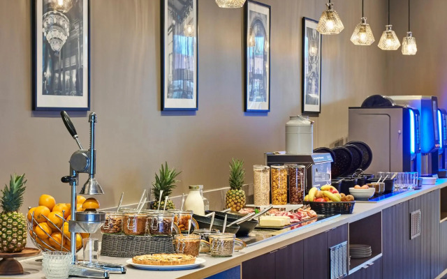 Gatsby Hotel & Restaurant by Happyculture