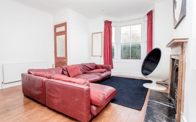 Elegant Victorian 3 Bed Home near Hammersmith
