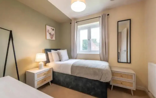 Charming Whitehurst Drive Nest in Manchester