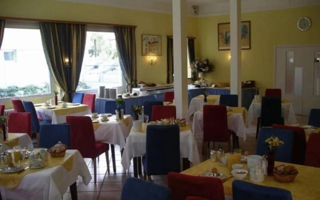 Hotel Excelsior