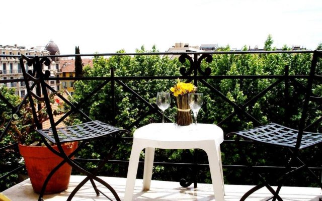 Apart hotel riviera Grimaldi - Balcony garden view-South-Hyper centre- Balcon Victor Hugo 1