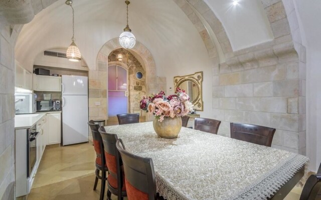 Western Wall Luxury House