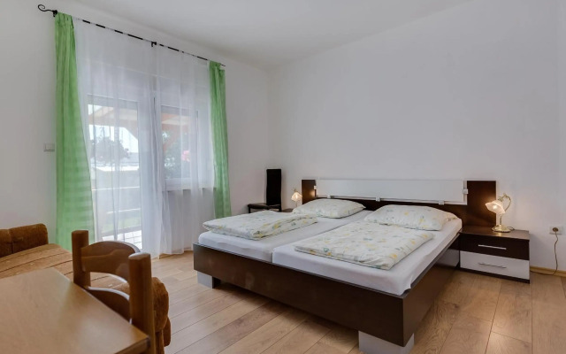 Apartment Twisting By The Private Pool