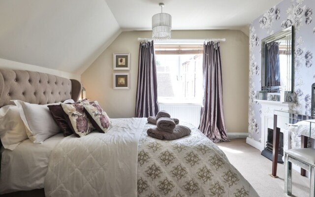 Superb Period Townhouse in Historic Uphill Lincoln