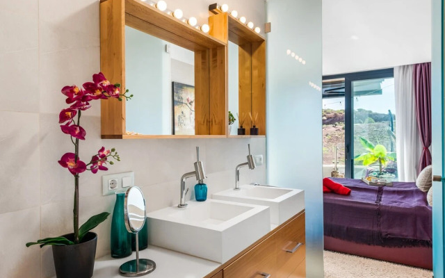 1209 Las Olas Palm Mar