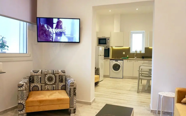 Lux Central Apt in Athens