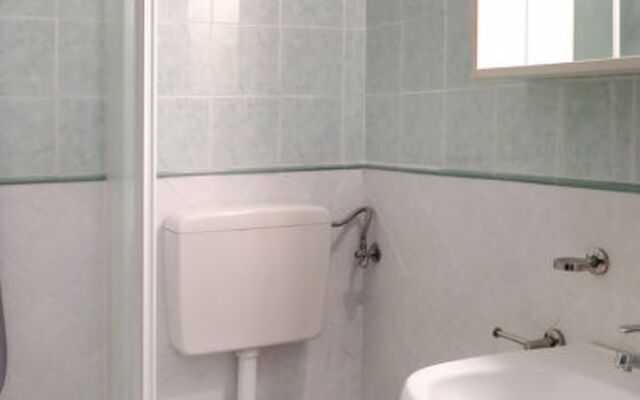 Ariston (LDJ470)