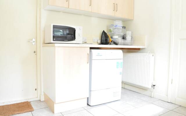 Charming 3 Bedroom House in North Oxford