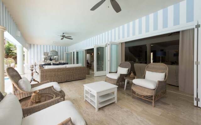 7 Bedrooms Luxury Colonial Villa Complete New 2017