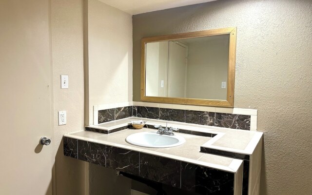 Regency Inn Fresno