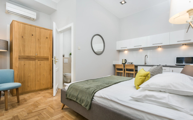 Venetian House Market Square Aparthotel