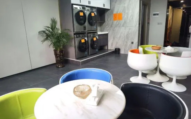 Royal Hot Spring Theme Inn