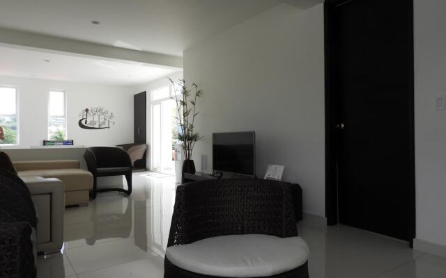 Lili House
