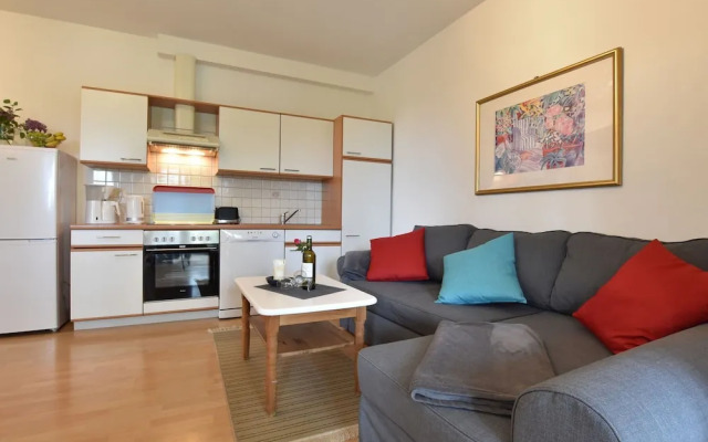 Charming Apartment in Stove With Garden