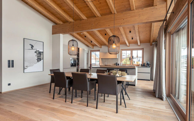 Luxury Penthouse, ski Lift Within Walking Distance