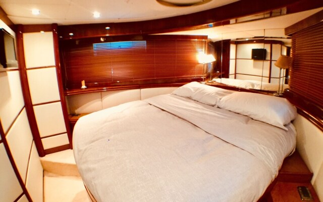 Easyacht Boat & Breakfast