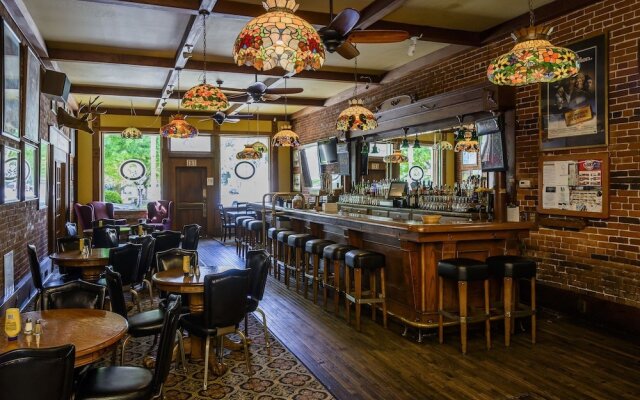 The Jack London Lodge