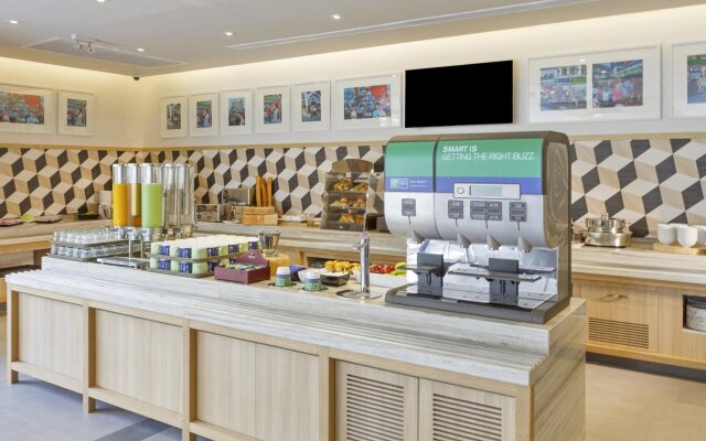 Holiday Inn Express Bangkok Sathorn by IHG