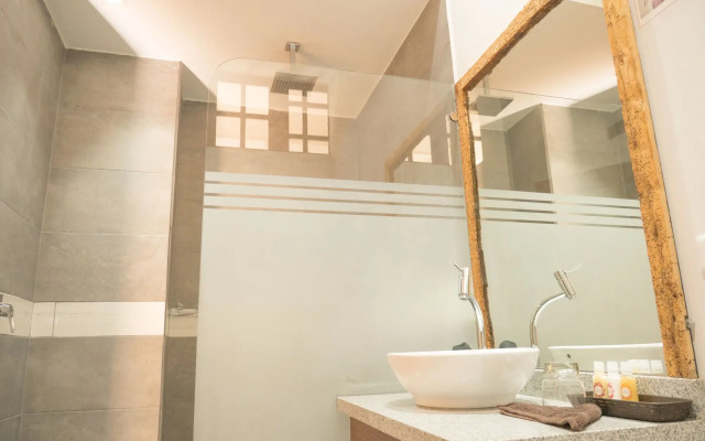 Casona 1914 Quito - Gothic Cathedral View Rooftop