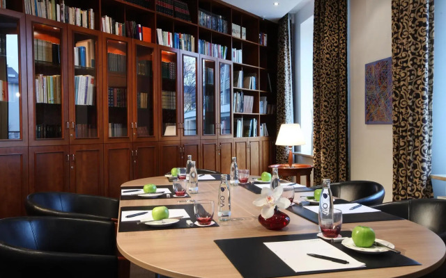 Lindner Hotel Frankfurt Main Plaza, part of JdV by Hyatt