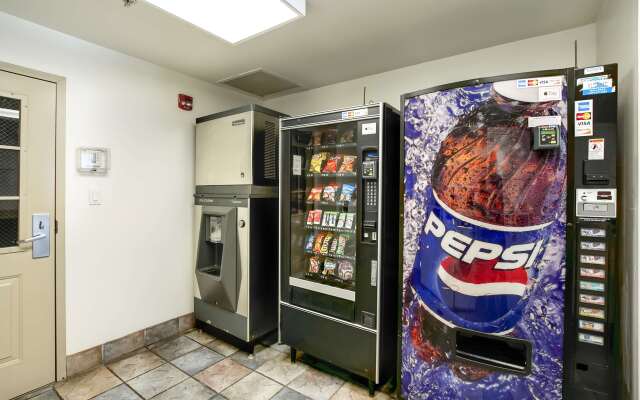 Studio 6 East Brunswick, NJ - NYC Area