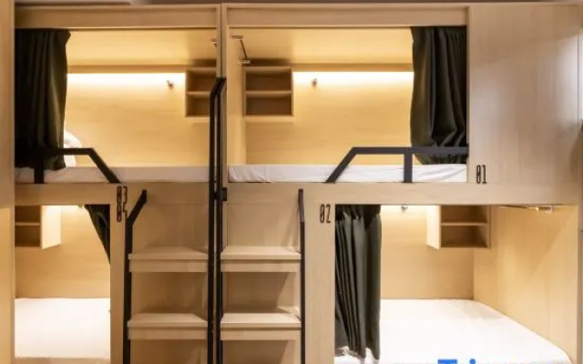 ZaiRenhai Youth Apartment