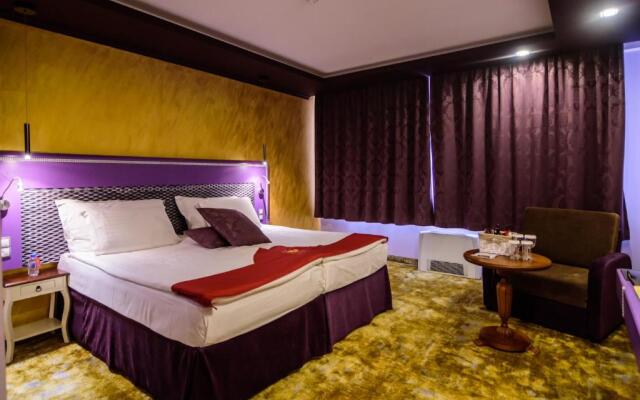 Diplomat Plaza Hotel & Resort