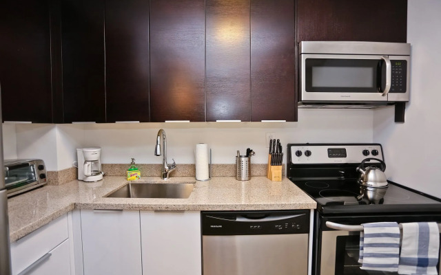 NUOVO Miami Apartments at Coconut Grove