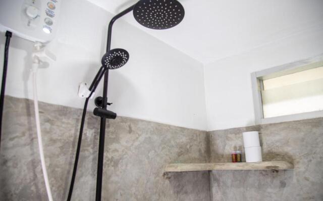 Filou Studio Butterfly Pool Access