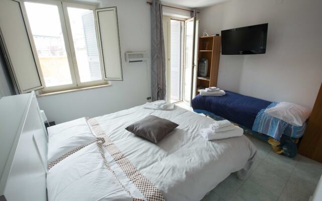 Il Gioiello Di Napoli