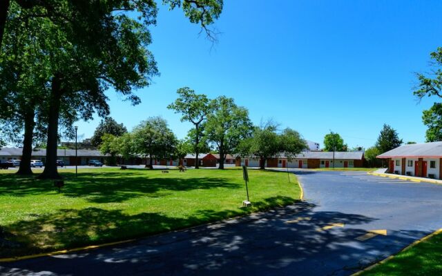 Oaks Motel Greensboro Nc