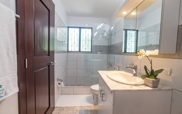 7br Massive Villa In Sosúa - 2mins From Nightlife!