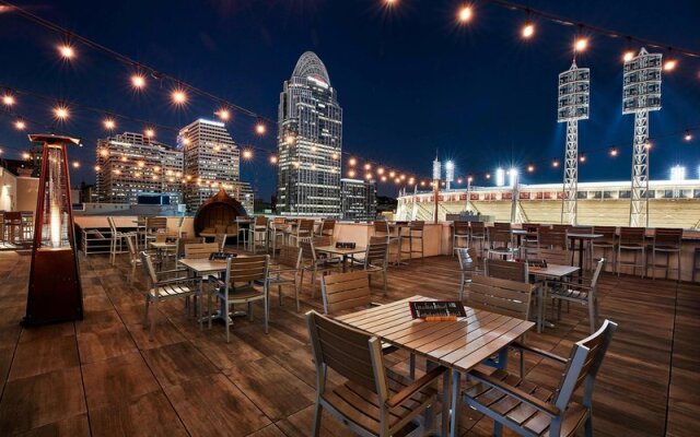 AC Hotel Cincinnati at The Banks