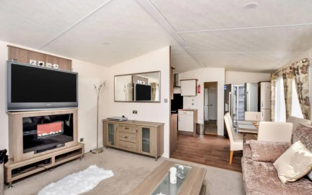 Spacious Stunning Lakeside 3 bed Holiday Home