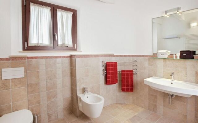 Modern Eco-Friendly Apartment Steps Away From the Sea And Nature