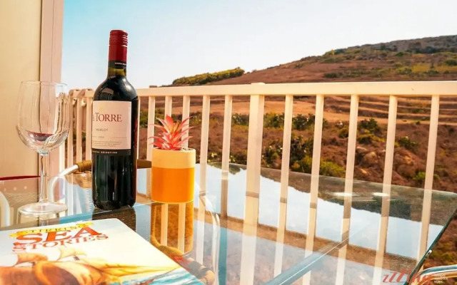 Country Views by the sea Holiday Time in Gozo