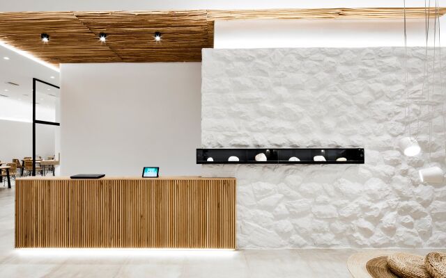Arco Solium Suites Milos