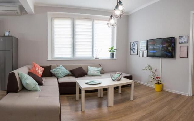Bright and Cozy 2BD. Flat in Plovdiv City Centre