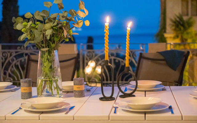 Luxury Seaview Apartment